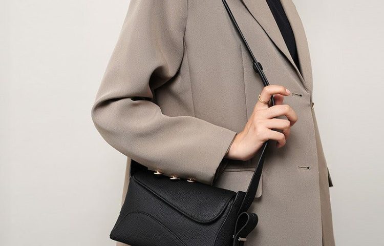 Túi đeo chéo nữ đẹp giá tốt