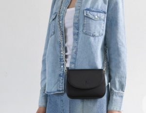 Túi đeo chéo nữ nhỏ gọn