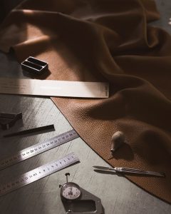 Bảng giá làm đồ da theo yêu cầu TPHCM cập nhật mới nhất