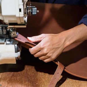 Xưởng đồ da TPHCM và hàng nhập khẩu: Đâu là lựa chọn tối ưu