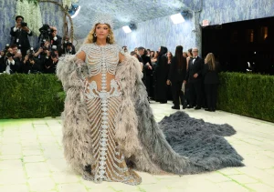 Điểm danh những outfit ấn tượng nhất tại Met Gala 2026