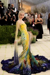 Điểm danh những outfit ấn tượng nhất tại Met Gala 2026