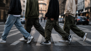 Streetwear outfit đang ảnh hưởng đến thời trang giới trẻ như thế nào?